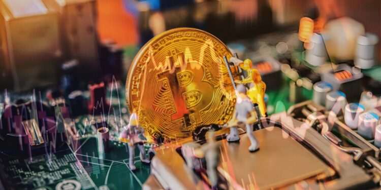 ماینرهای بیت‌کوین وارد فاز "تسلیم" شده‌اند؛ احتمال تثبیت قیمت زیر 100هزار دلار