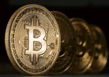 قیمت بیت کوین در مرز حساس؛ برگشت به ۹۰٬۰۰۰ دلار یا سقوط به زیر ۸۰ هزار؟