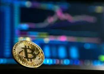 بیت‌کوین در آستانه برگشت از سطح ۱۱۶ هزار دلار