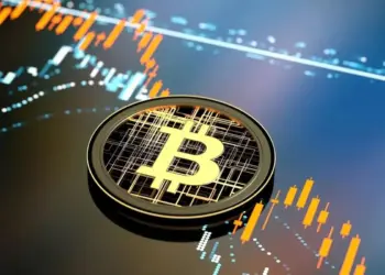 احتمال افت بیت‌کوین به زیر ۱۱۷ هزار دلار قوت گرفت