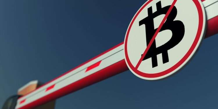 فروش ۲۴۱ هزار بیت‌کوین توسط هولدرها؛ احتمال سقوط به ۹۵ هزار دلار