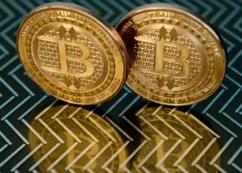 هشدار بلومبرگ: بیت‌کوین در آستانه سقوط بزرگ؟